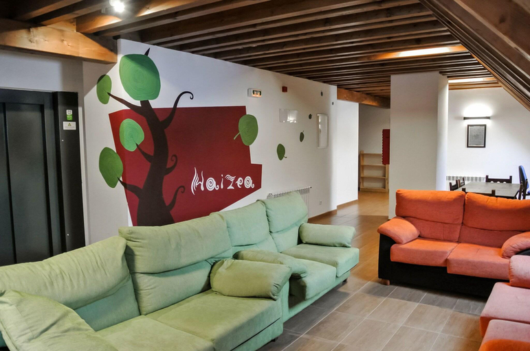 Public Area 3, Hostal y Albergue Haizea - Hostel, Navarra