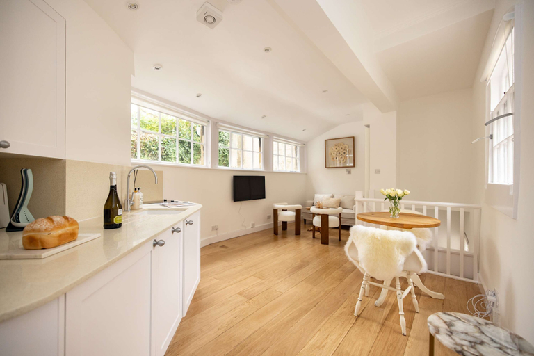 Room 3, Charming One-bedroom Retreat in Historic Bath, Bath and North East Somerset