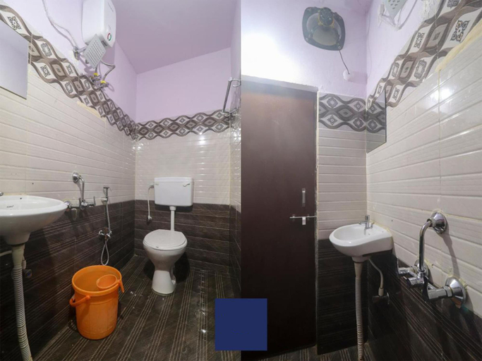 Bathroom 4, Hotel Galaxy Grand, Hyderabad