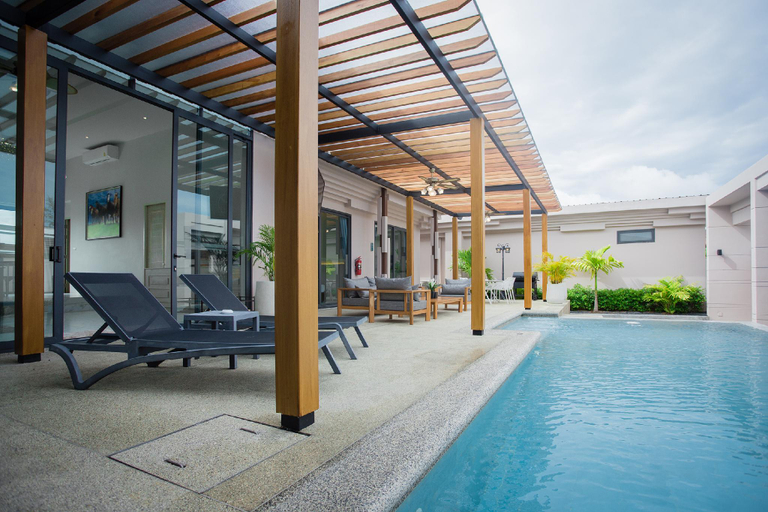Sport & Beauty 2, Gold Chariot Pool Villa, Phuket Island
