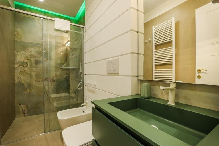Others 5, Conte Relais Suite, Napoli