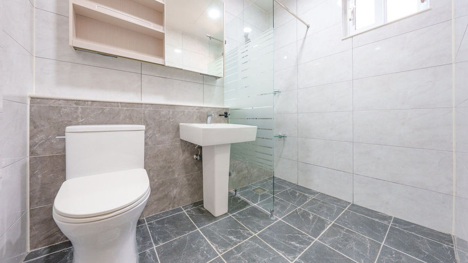 Bathroom 4, Daebudo Freesia Private Pool Villa, Hwaseong