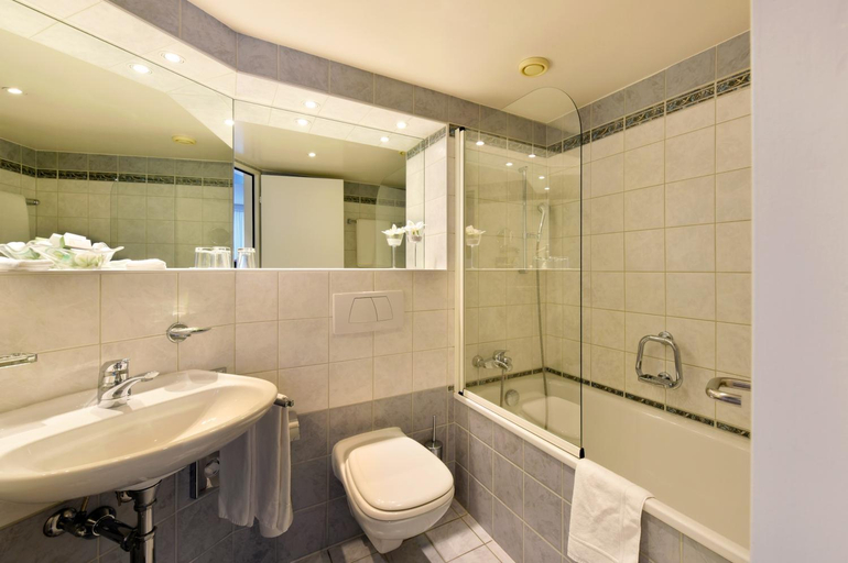 Bathroom 5, Astra Hotel Vevey, Pays-d'Enhaut