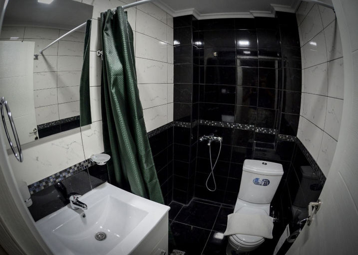 Bathroom, Crown Hotel, Central Macedonia