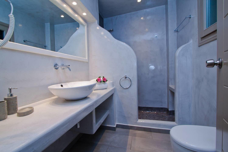 Bathroom 5, Nemesis, South Aegean