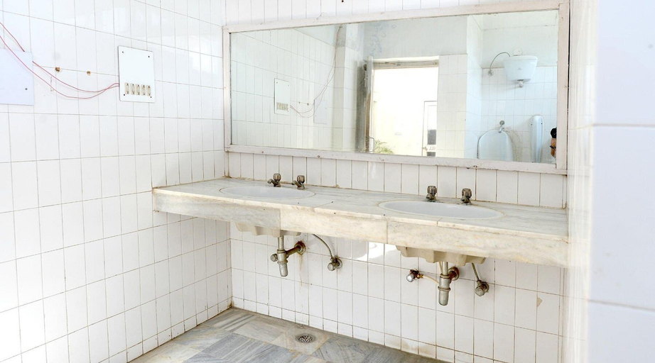 Bathroom 3, Shikra Tourist Resort, Sirsa