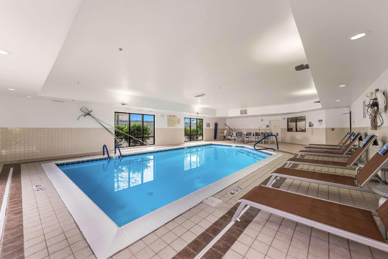 Sport & Beauty, Hampton Inn Columbus-I-70 E/Hamilton Rd, Franklin