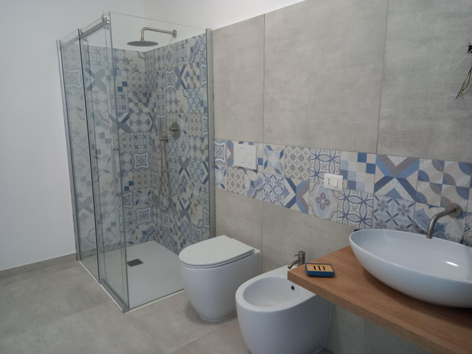 Bathroom 2, AV Apartments, Ragusa