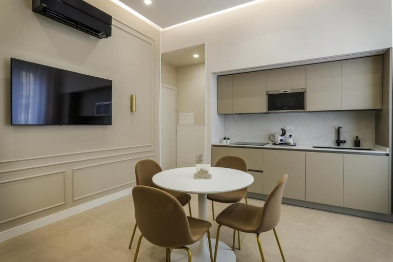 Others 4, Conte Relais Suite, Napoli