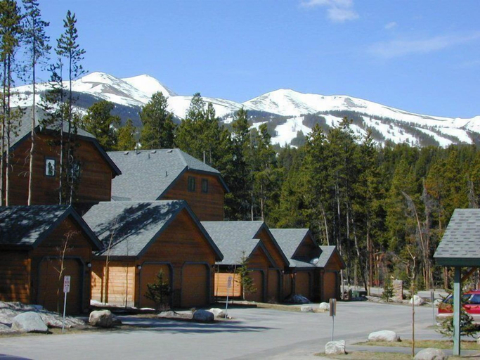 Exterior & Views 2, Village Point 101, Summit