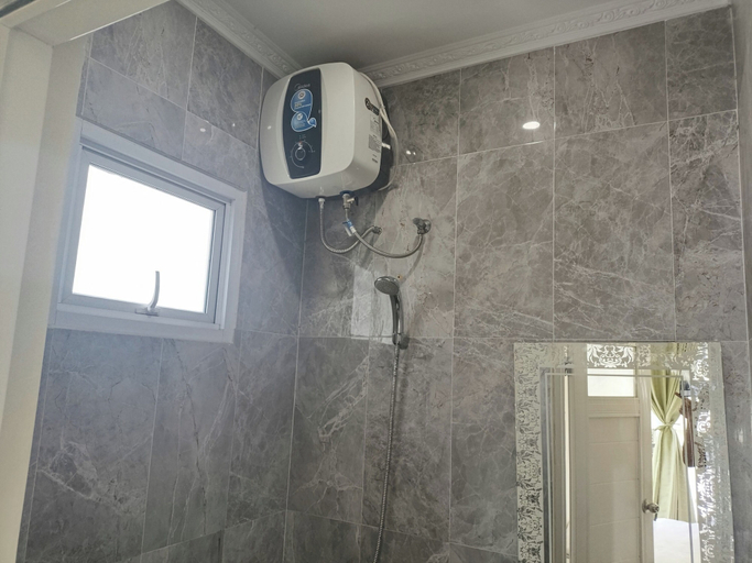 bathroom 7
