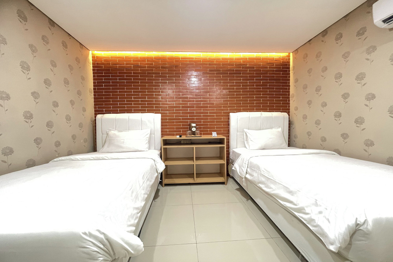 Bedroom 13