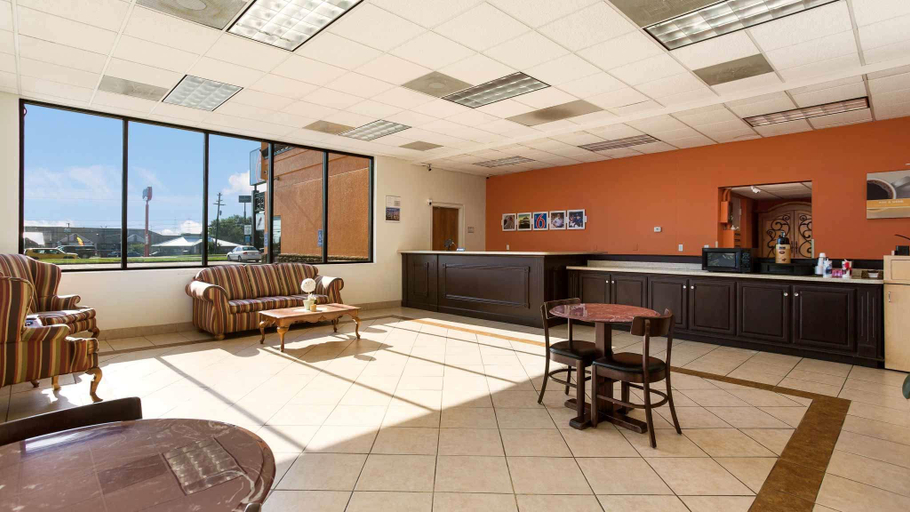 Public Area 2, Motel 6 Clarksville, TN, Montgomery