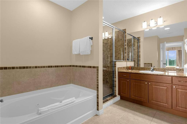 Bathroom 4, Premier Resort Condos Near Disney & Universal, Orange