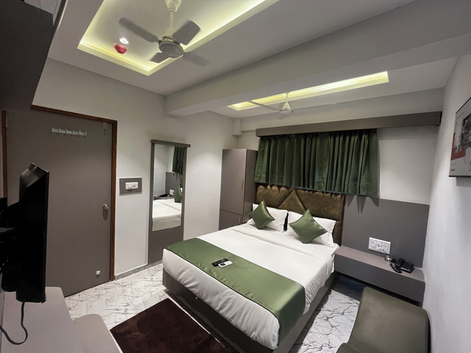Bedroom 2, Hotel Privilon, Ahmadabad
