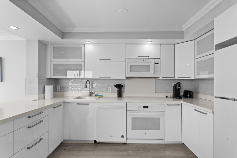 Others 3, Bay Harbor Sunset Apt 5A, Miami-Dade