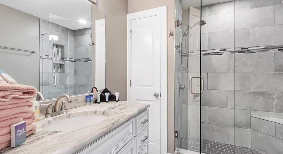 Bathroom 4, Ocean Bliss, Bay