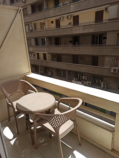Others 2, Golden Star Hotel, 'Abdin