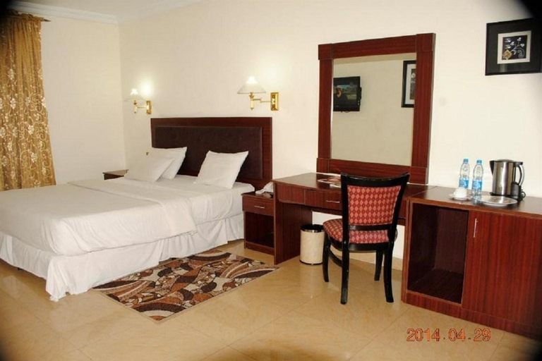 Others 4, Monty Suites Calabar, Calabar