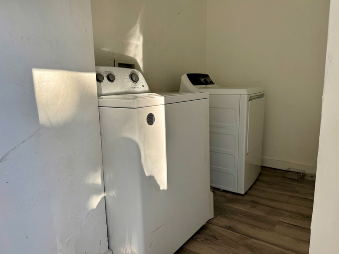 Room 5, Fully-furnished Studio With Rustic Design 36B, Oklahoma