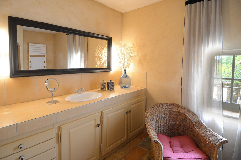 Bathroom 5, La Bastide du Farfadet, Gard