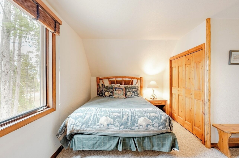 Bedroom 2, Haus Crisler, Summit