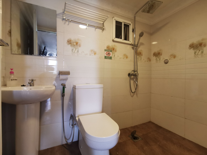 Bathroom 3, Hotel O Mount Hill Villa Kundasang, Ranau