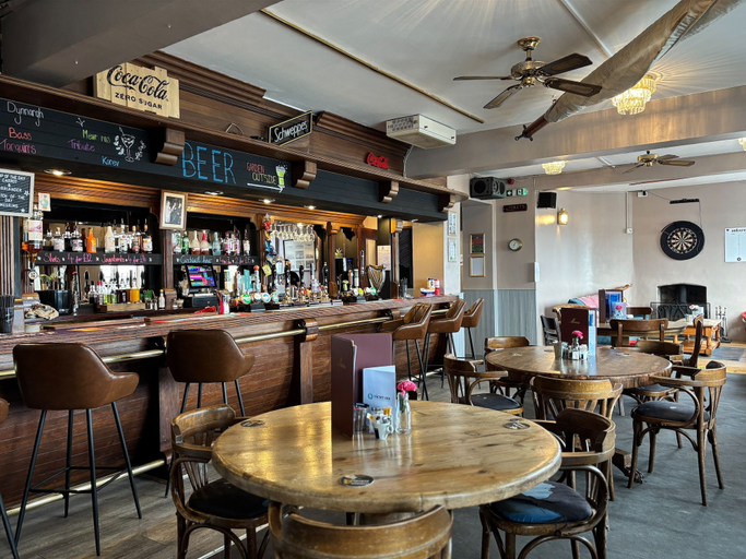 Food & Drinks 5, The Yacht Inn, Cornwall