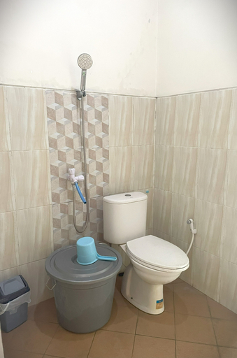 Bathroom 10