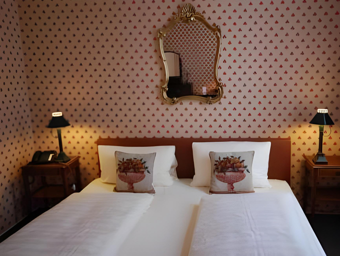 Bedroom 13