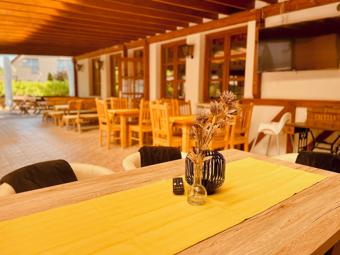 Food & Drinks 4, Sommer Pension, Balatonföldvári