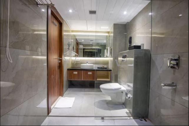Bathroom 3, Yashshree Imperial, Darjiling
