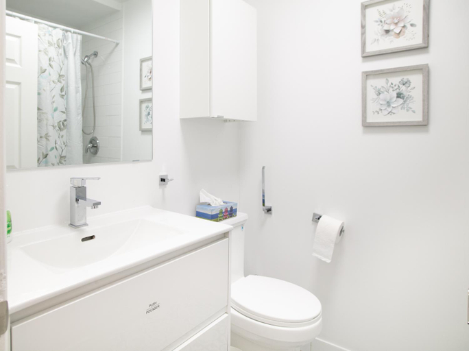 4, Stunning Vacation Home North of Toronto, York