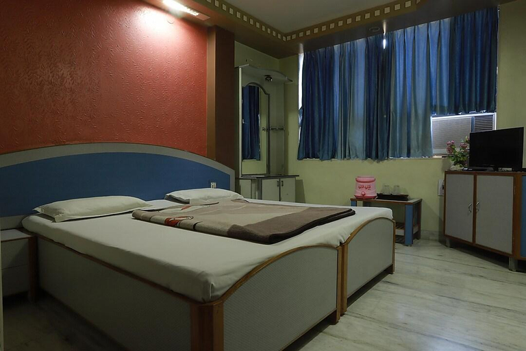 Others 4, HOTEL DARSHAN, Amreli
