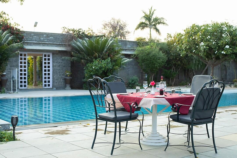Others 4, King's Abode, Pali