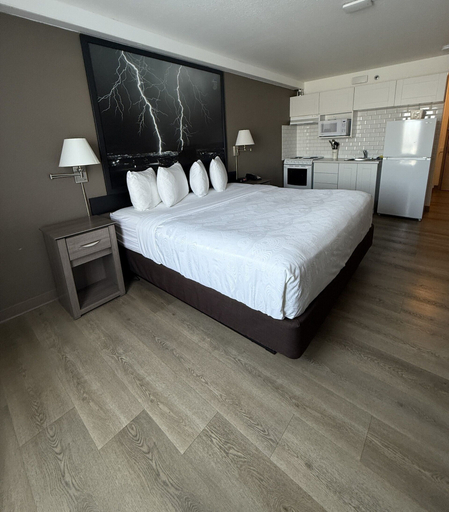Bedroom 4, Super 8 by Wyndham Dawson Creek, Peace River