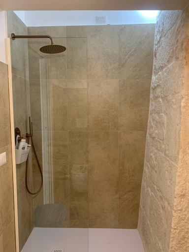 Bathroom 4, Casale Montedoro, Brindisi