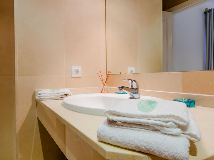 Room 2, 13329 Ancora 10234 in El Puerto de Santa Mar a, Cádiz