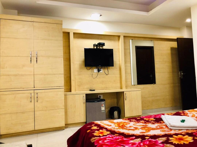 Bedroom 3, Hotel Grand Navjyoti, Amritsar
