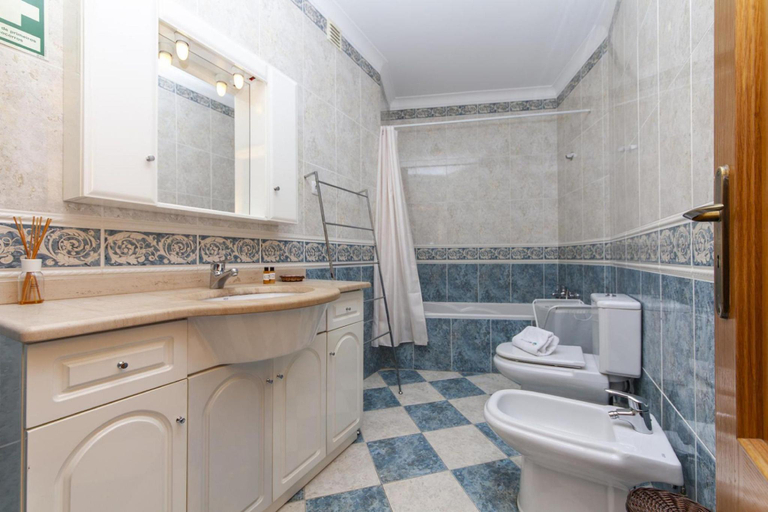 Bathroom 3, A63 - Gama Marina View Apartment, Lagos