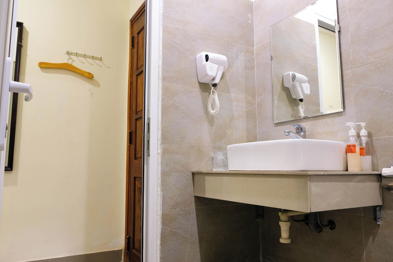 Bathroom 3, Hoi An Paradise Hotel, Da Nang