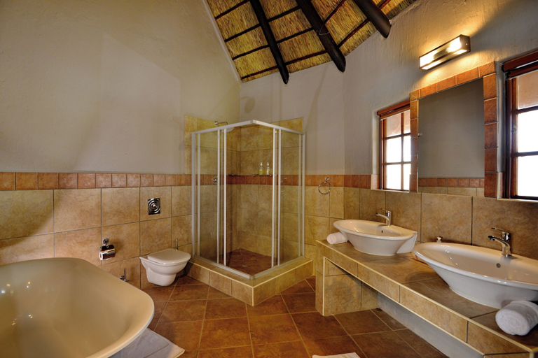 Bathroom, Royal Morubisi River Lodge, Waterberg