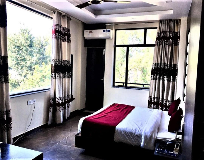 Bedroom 3, Hotel Trihari, Garhwal