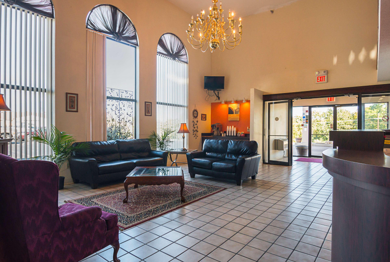 Public Area 2, Motel 6 Hannibal, MO, Marion