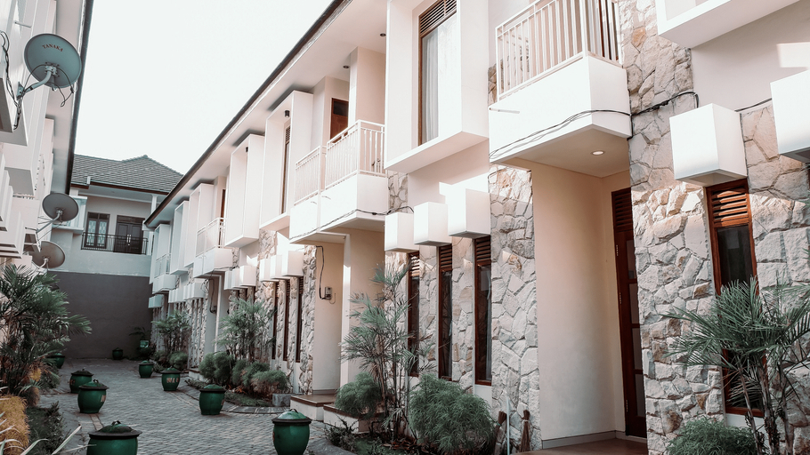 Exterior & Views, Villa Kenziea - 2 Bedrooms, Malang