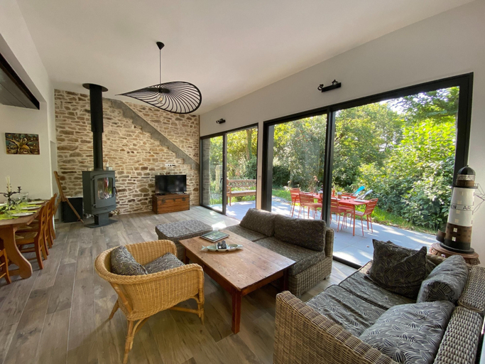 Living room 2, Holiday Home in Kerfany Near Beaches & Trails, Finistère
