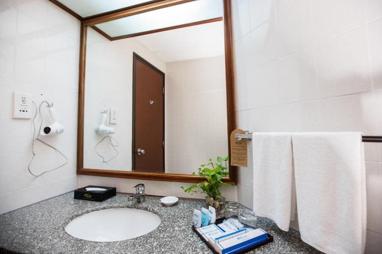 Bathroom 3, Rainbow Paradise Beach Resort by LWE, Penang Island