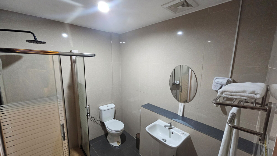 Bathroom 4, MVR Mariegold Resort Inc., Lapu-Lapu City