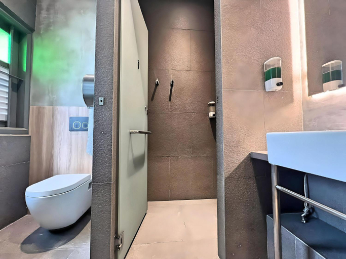 Bathroom 21