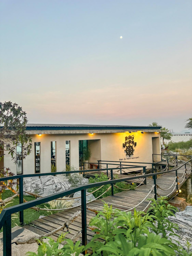 Food & Drinks, De'Anchor, Koh Si Chang